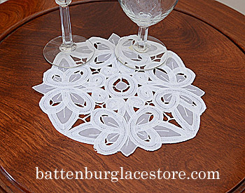 Round doilies. Christina Crystal Lace. 10" Round. White.6 pieces